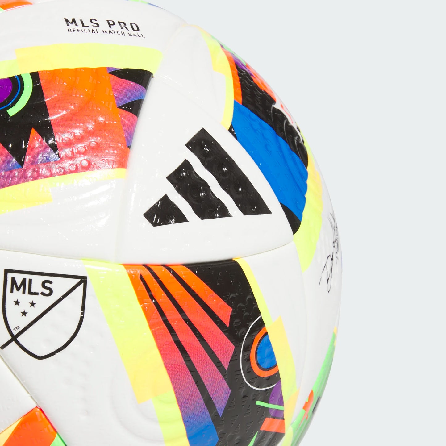 MLS PRO Ball WHITE/BLACK/SOGOLD