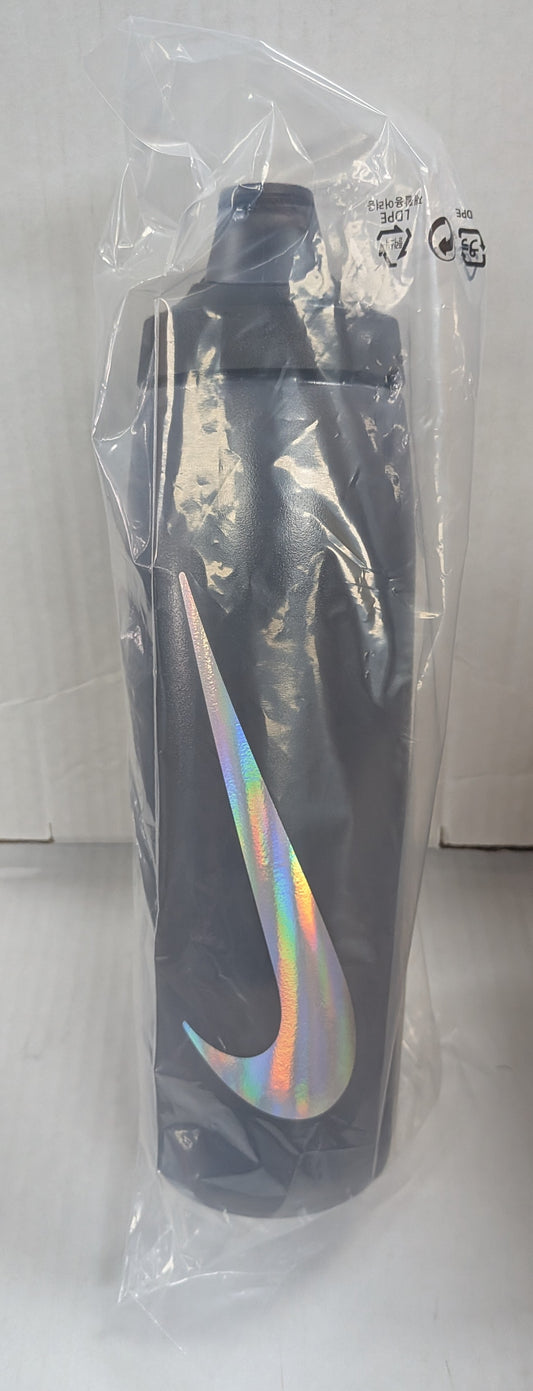 NIKE REFUEL BOTTLE LOCKING LID 32 OZ ANTHRACITE/BLACK/SILVER IRIDESCENT