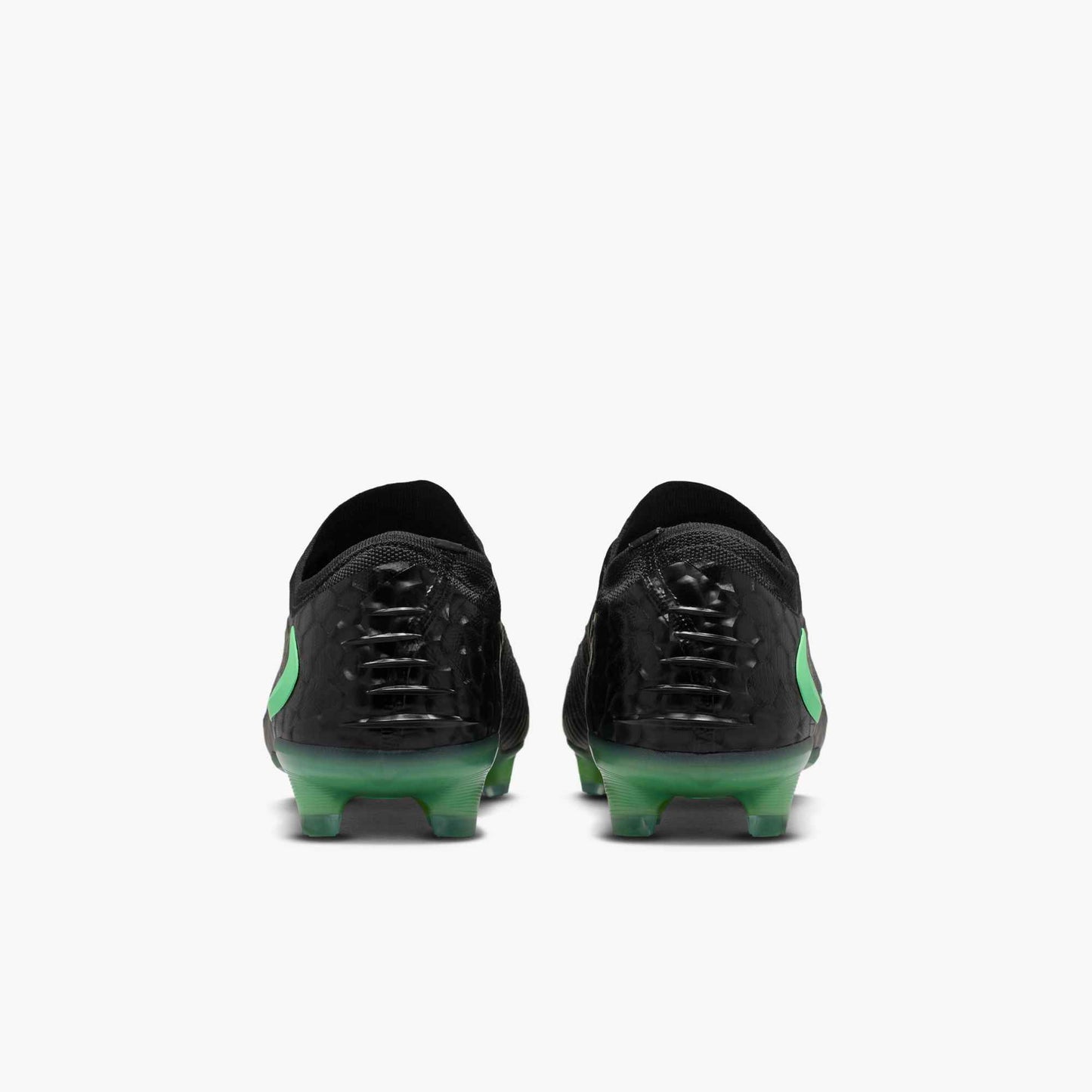 Nike Phantom 6 Low Elite Firm-Ground Soccer Cleats